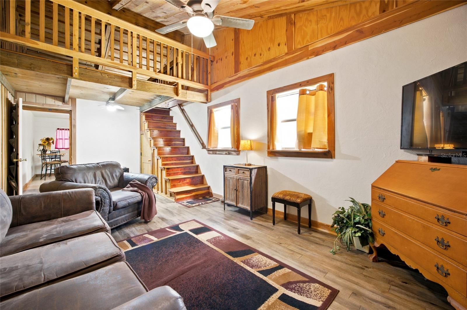 LEE ACRES - Residential