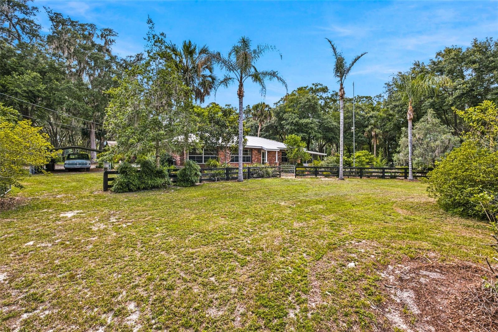 LEE ACRES - Residential