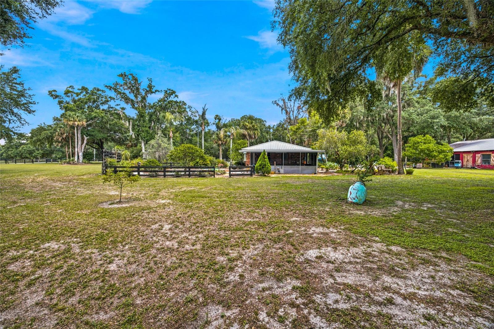 LEE ACRES - Residential