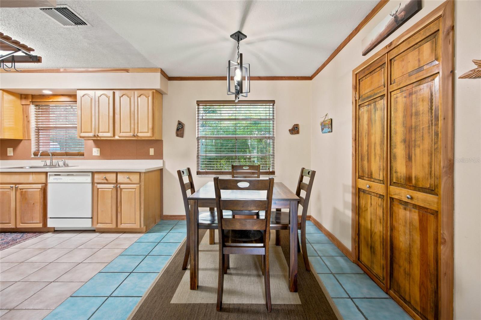 LEE ACRES - Residential