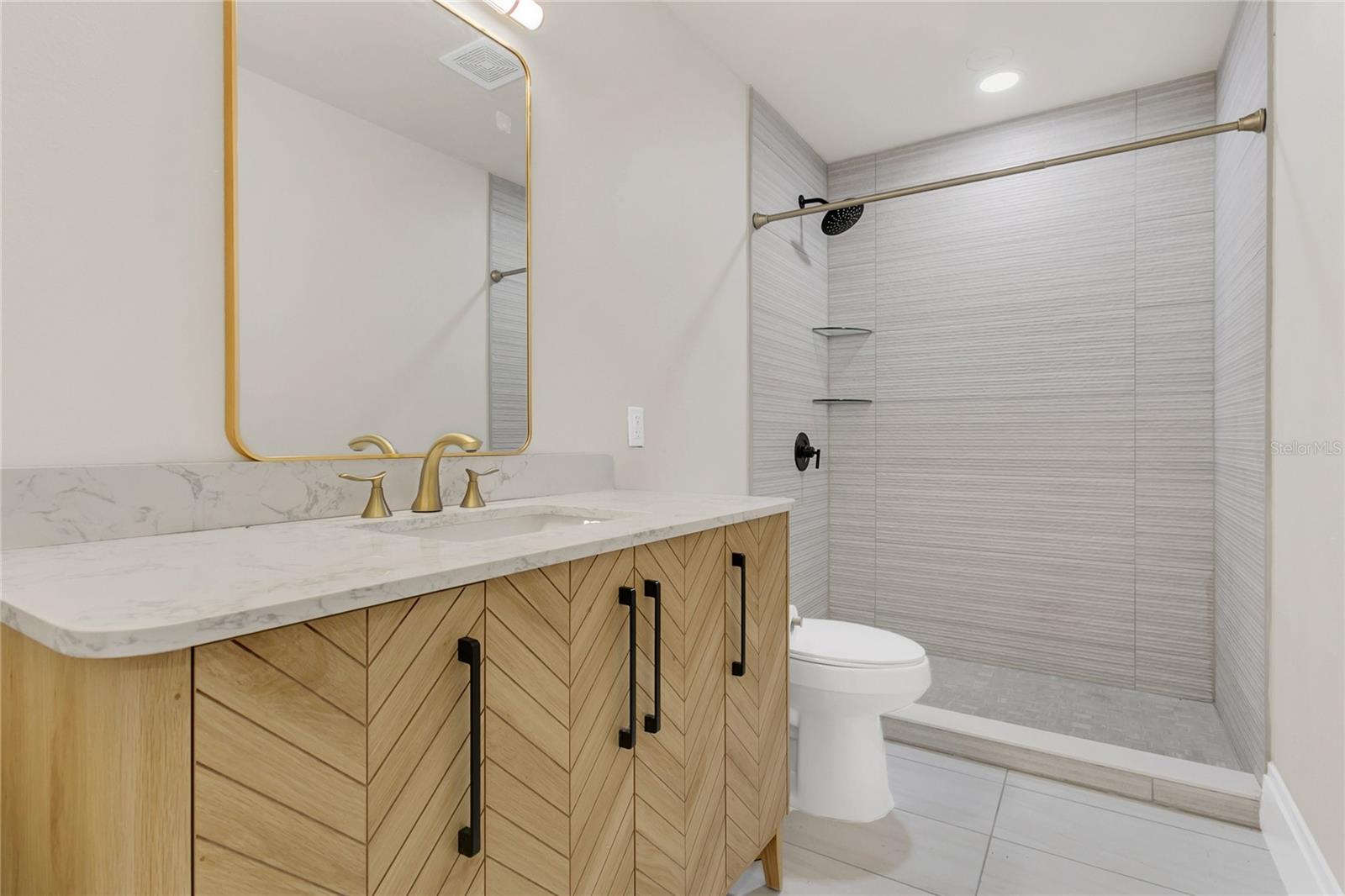 MAYFAIR - Residential Lease