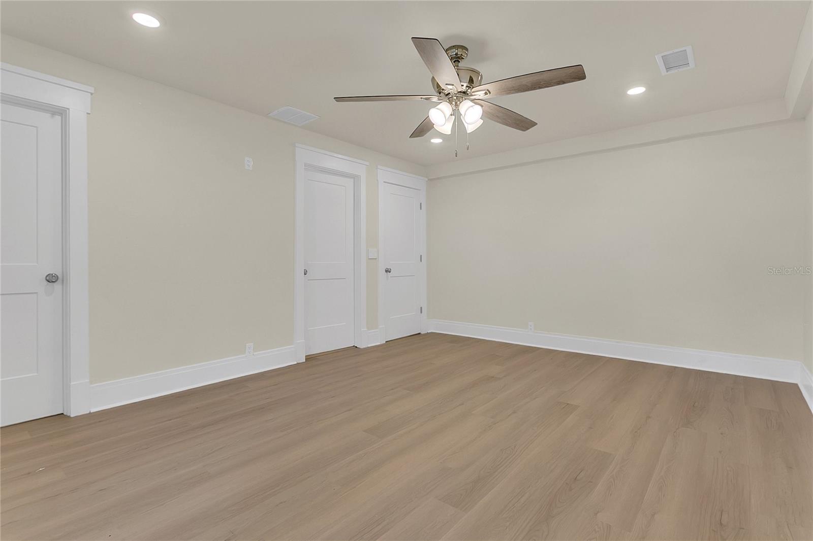 MAYFAIR - Residential Lease