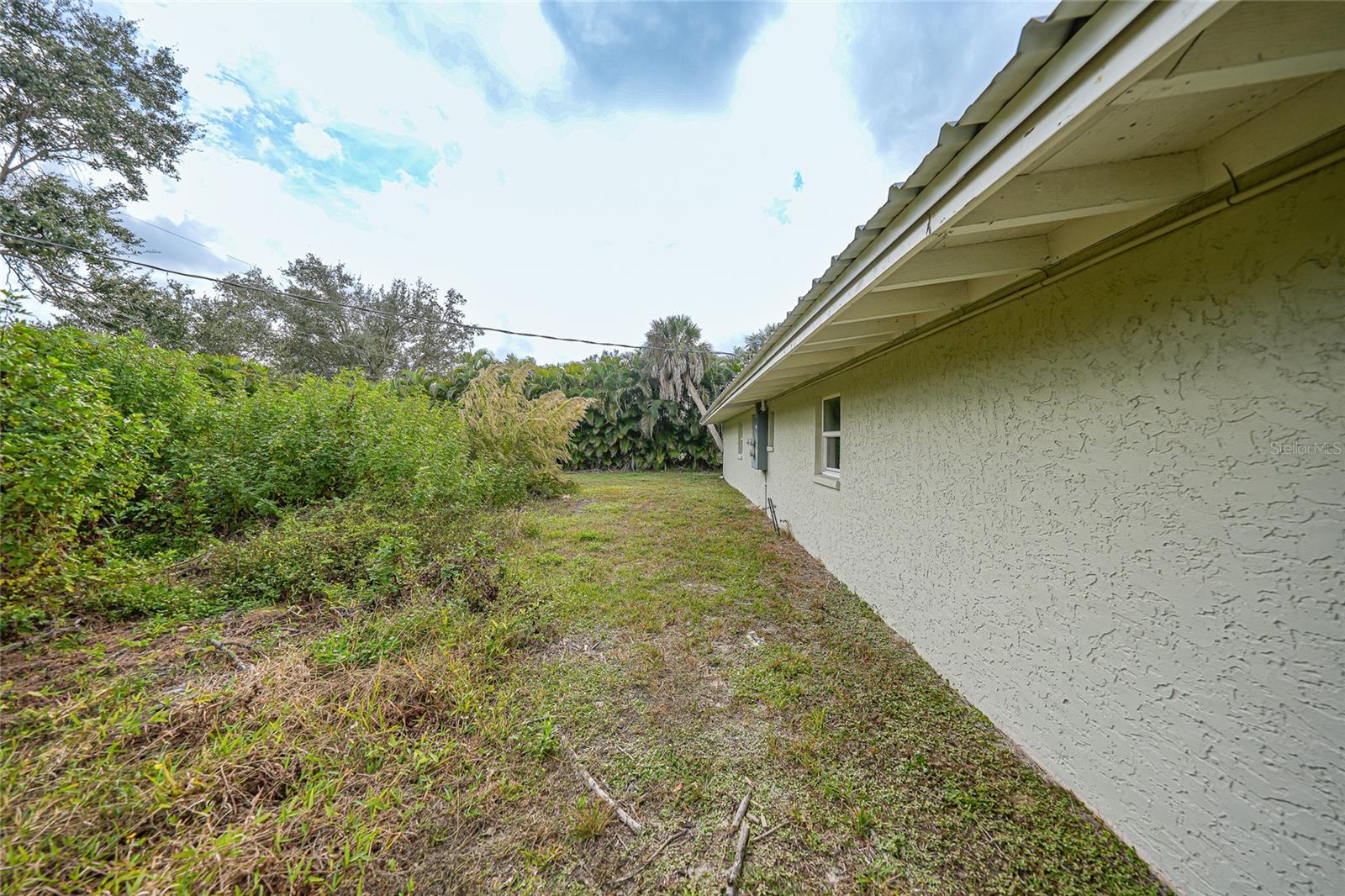 AQUI ESTATE UNIT 01 - Residential Income