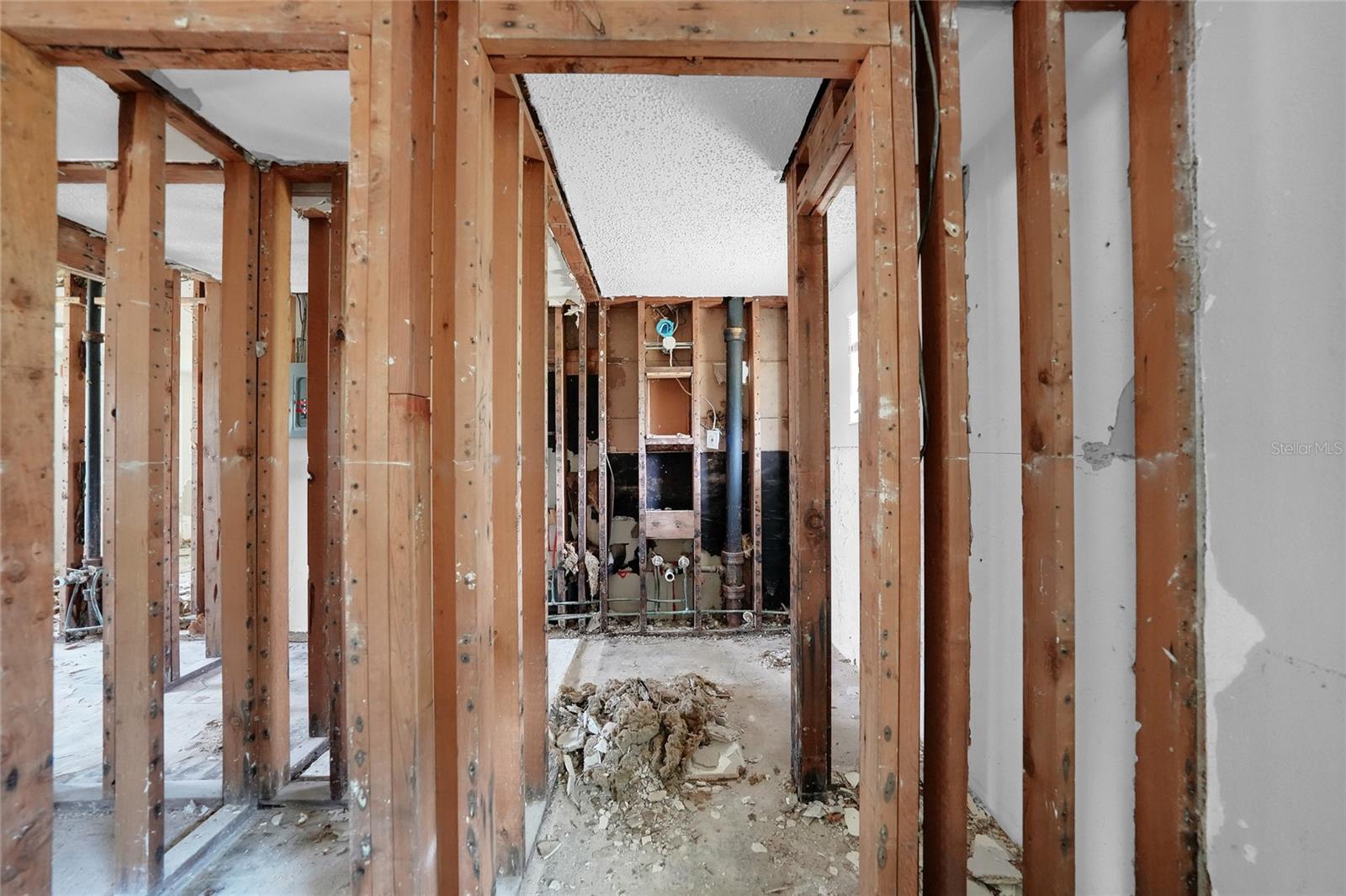 AQUI ESTATE UNIT 01 - Residential Income
