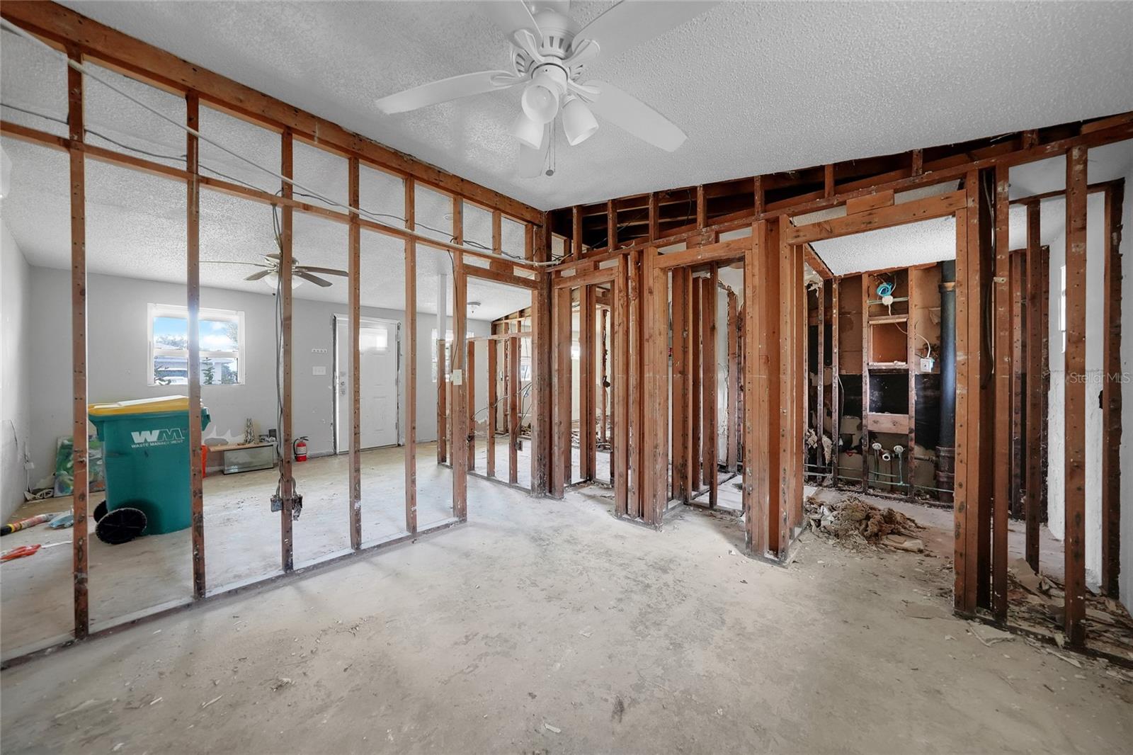 AQUI ESTATE UNIT 01 - Residential Income