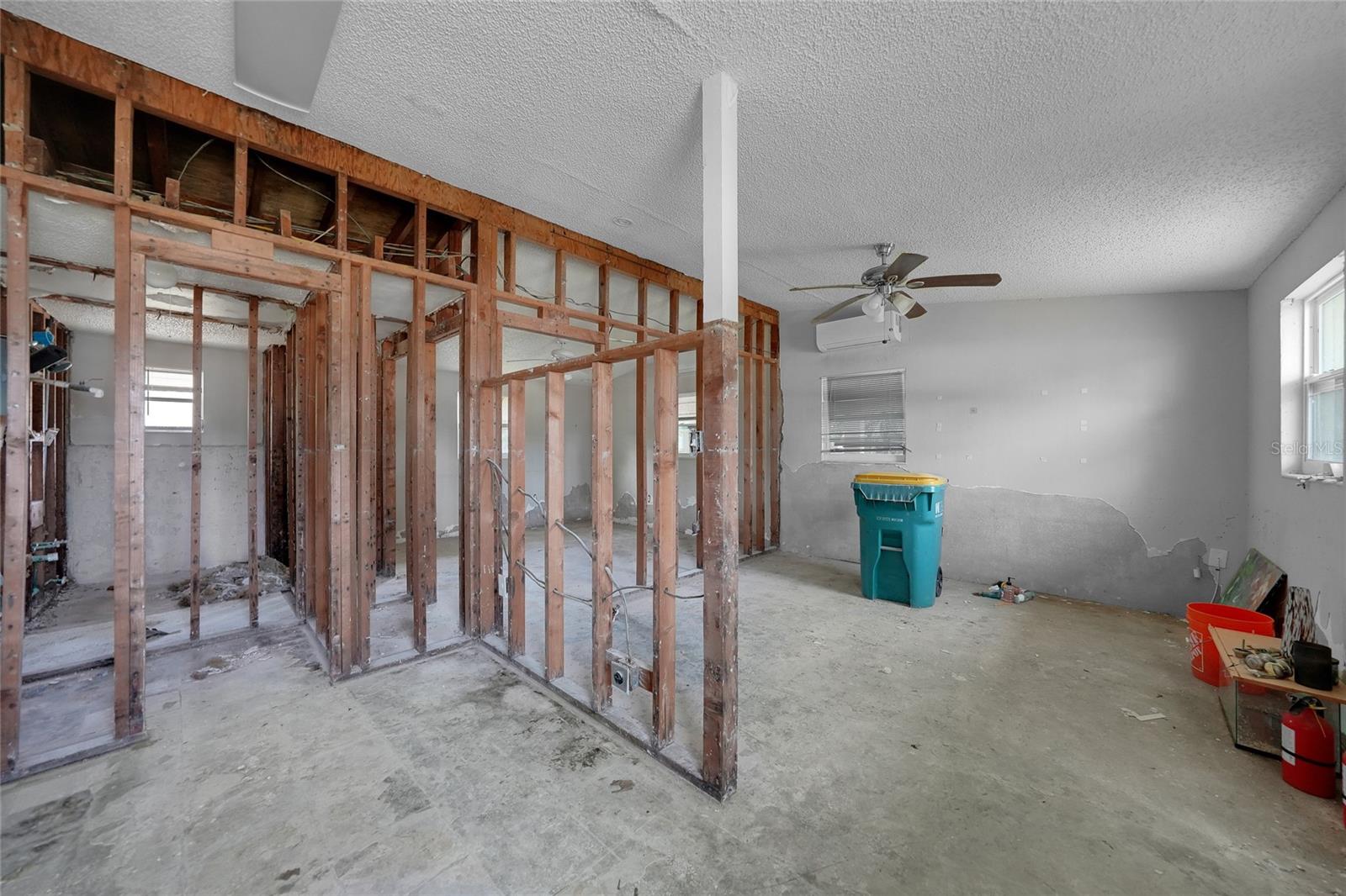 AQUI ESTATE UNIT 01 - Residential Income