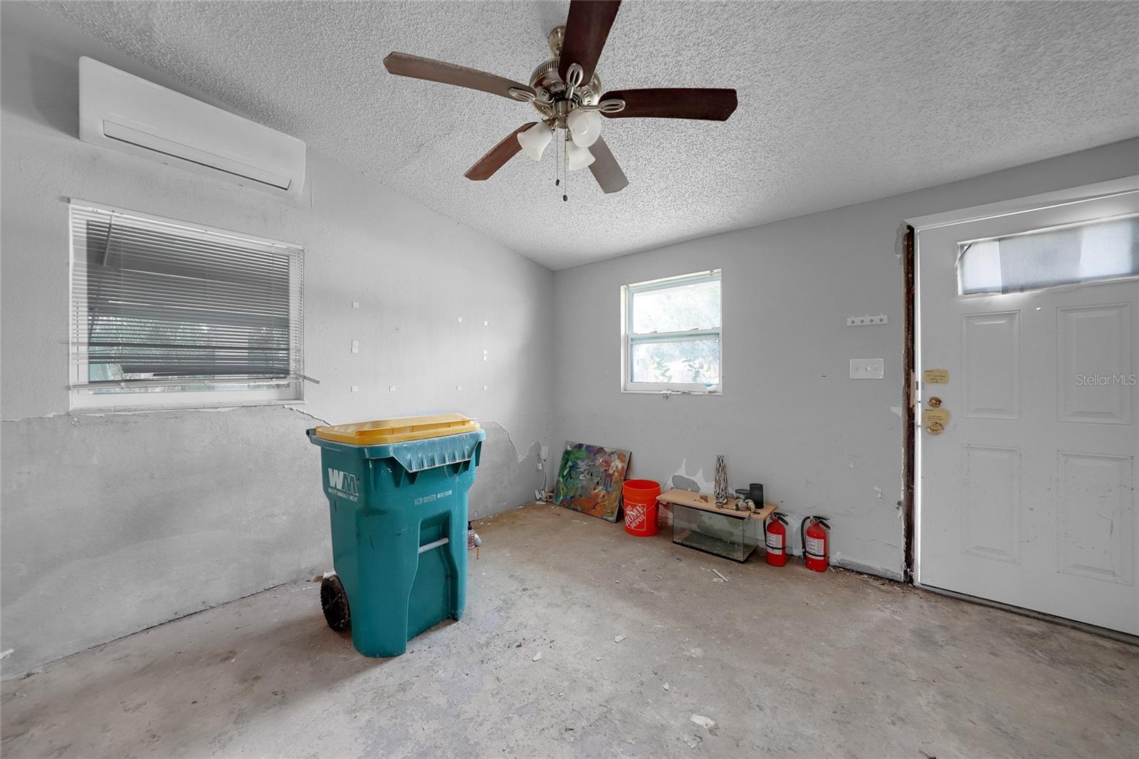 AQUI ESTATE UNIT 01 - Residential Income