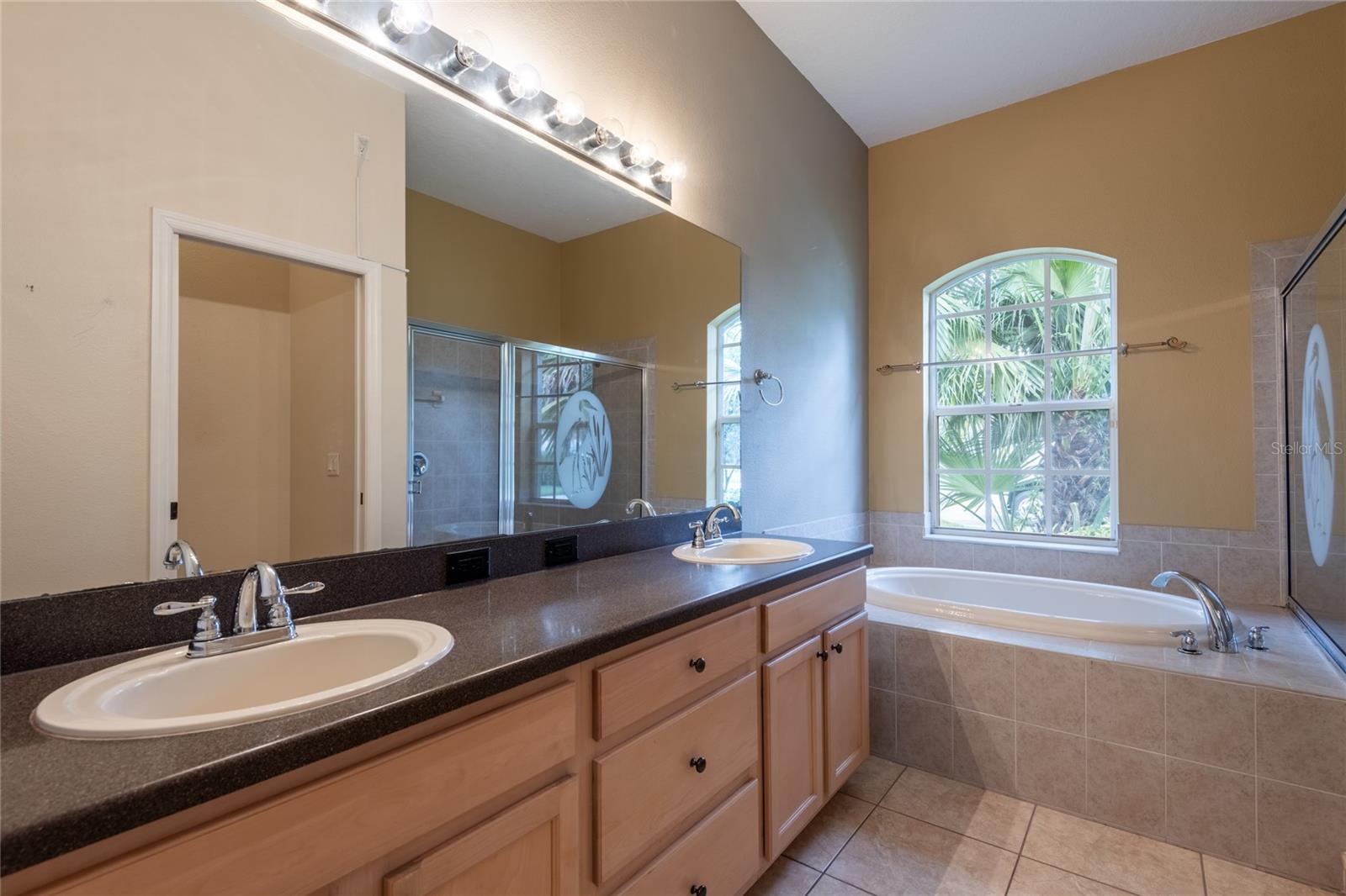 SILVER LAKES - Residential