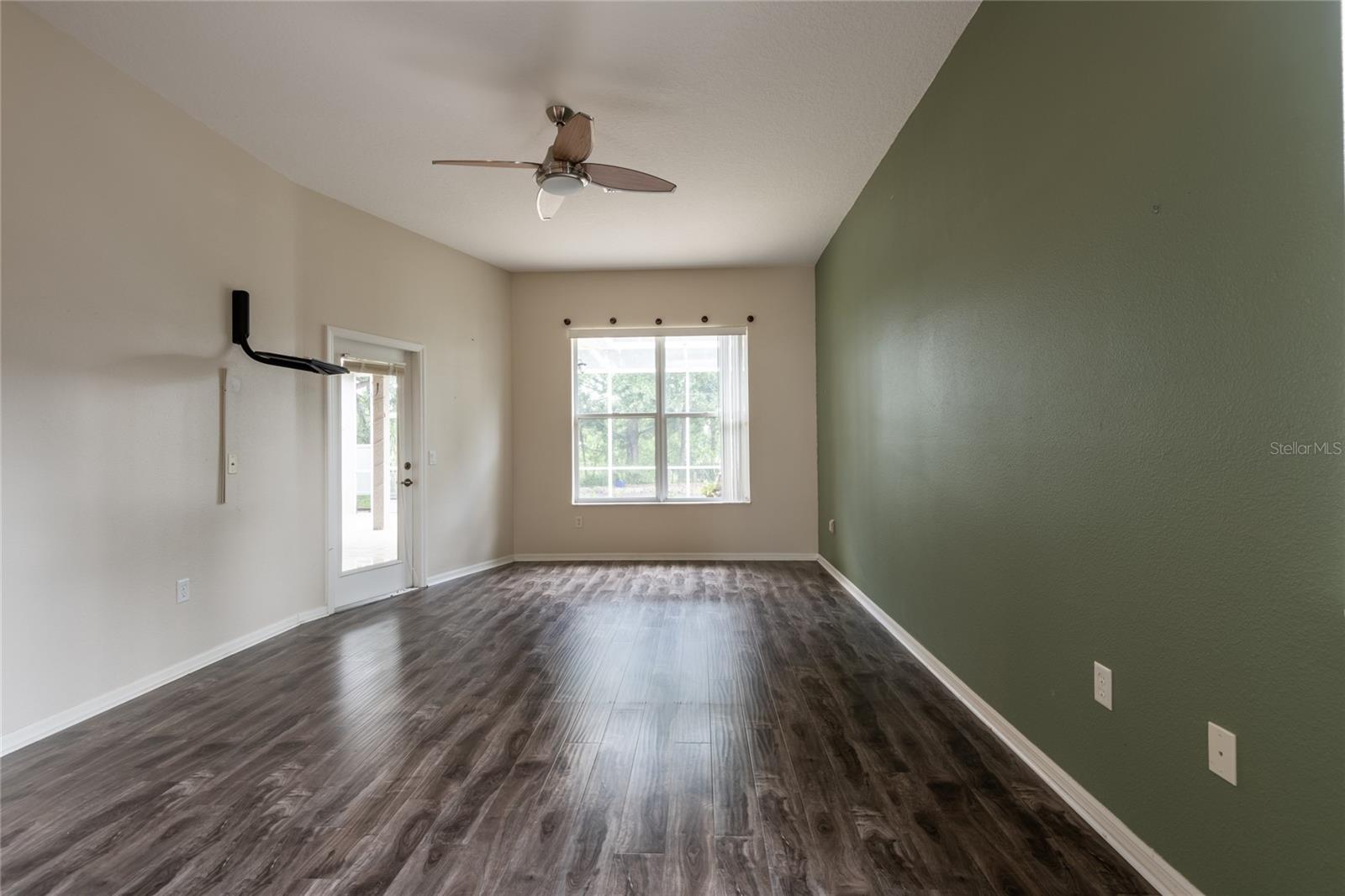 SILVER LAKES - Residential