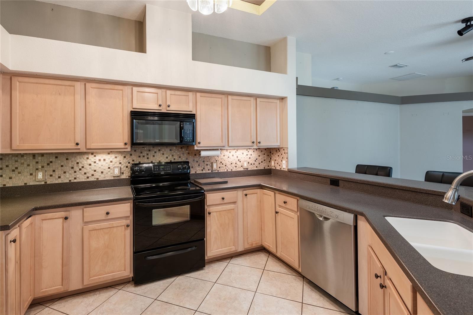 SILVER LAKES - Residential