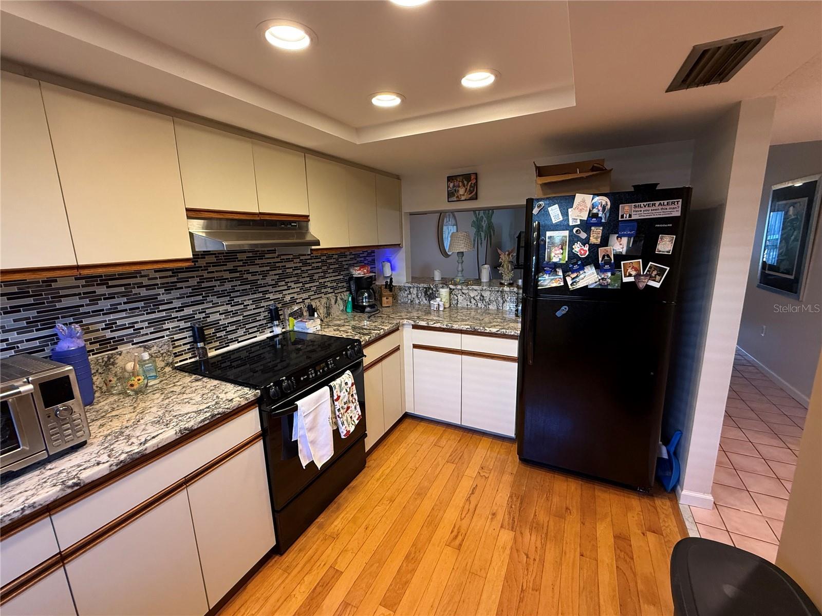 SAYBROOK MANOR - Residential