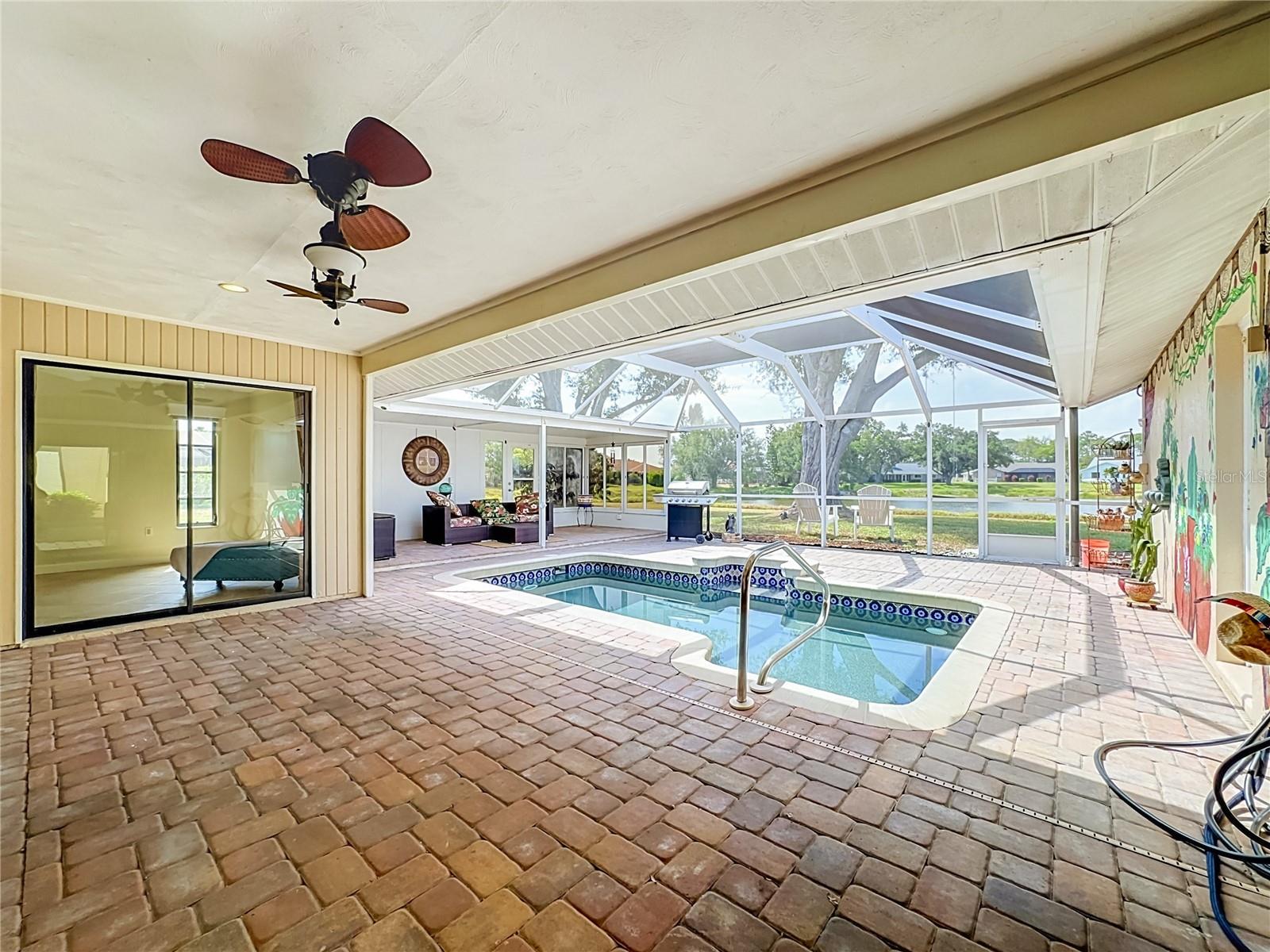 MEADOW RUN AT JACARANDA - Residential