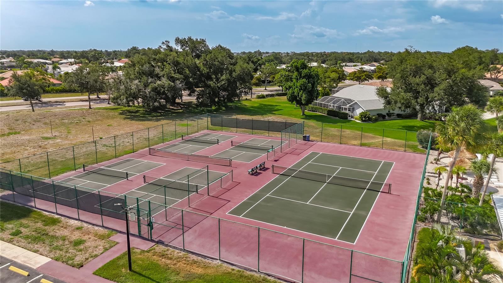 MEADOW RUN AT JACARANDA - Residential