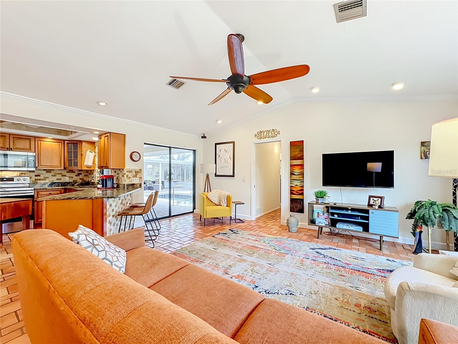 MEADOW RUN AT JACARANDA - Residential