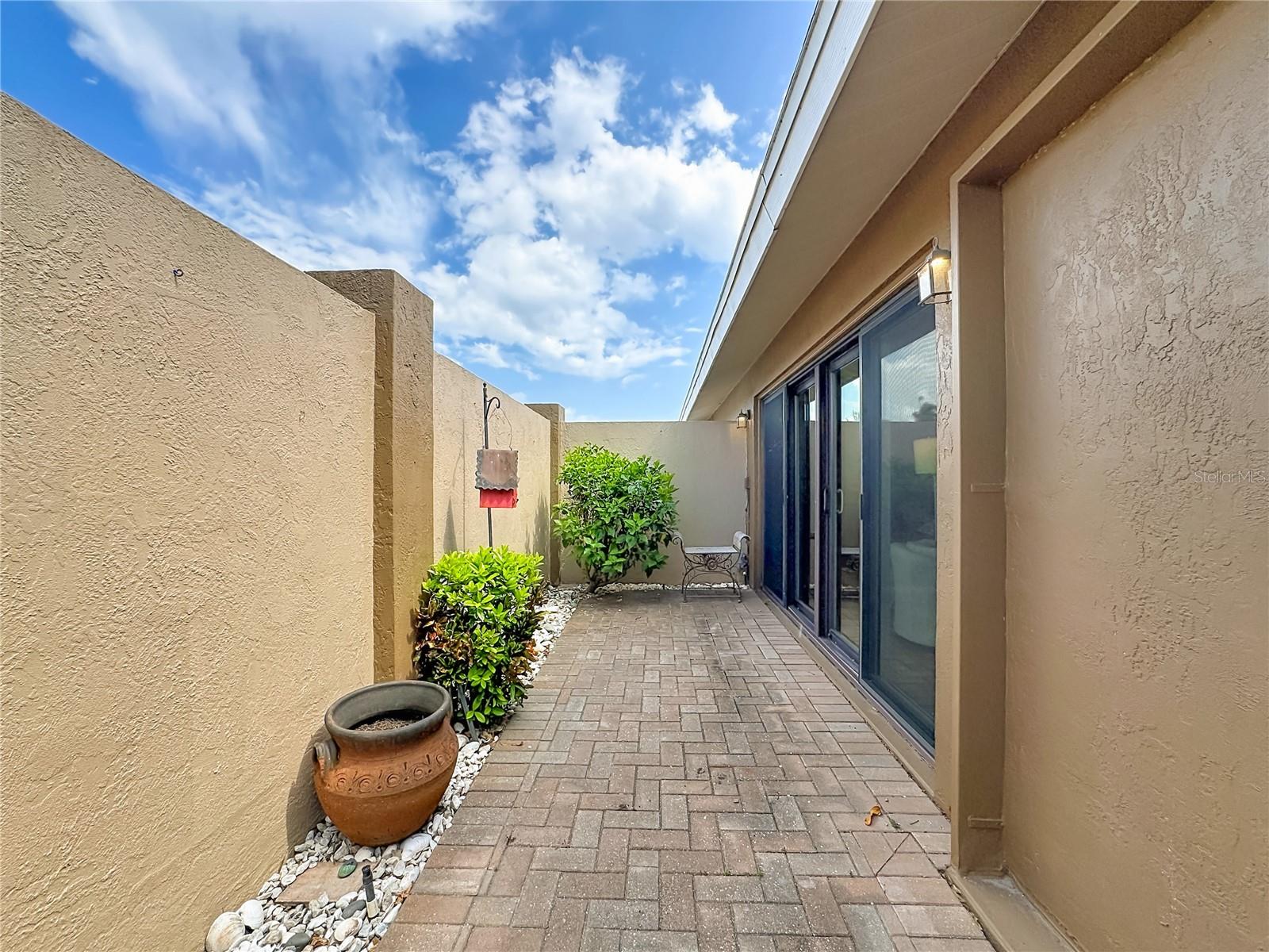 MEADOW RUN AT JACARANDA - Residential