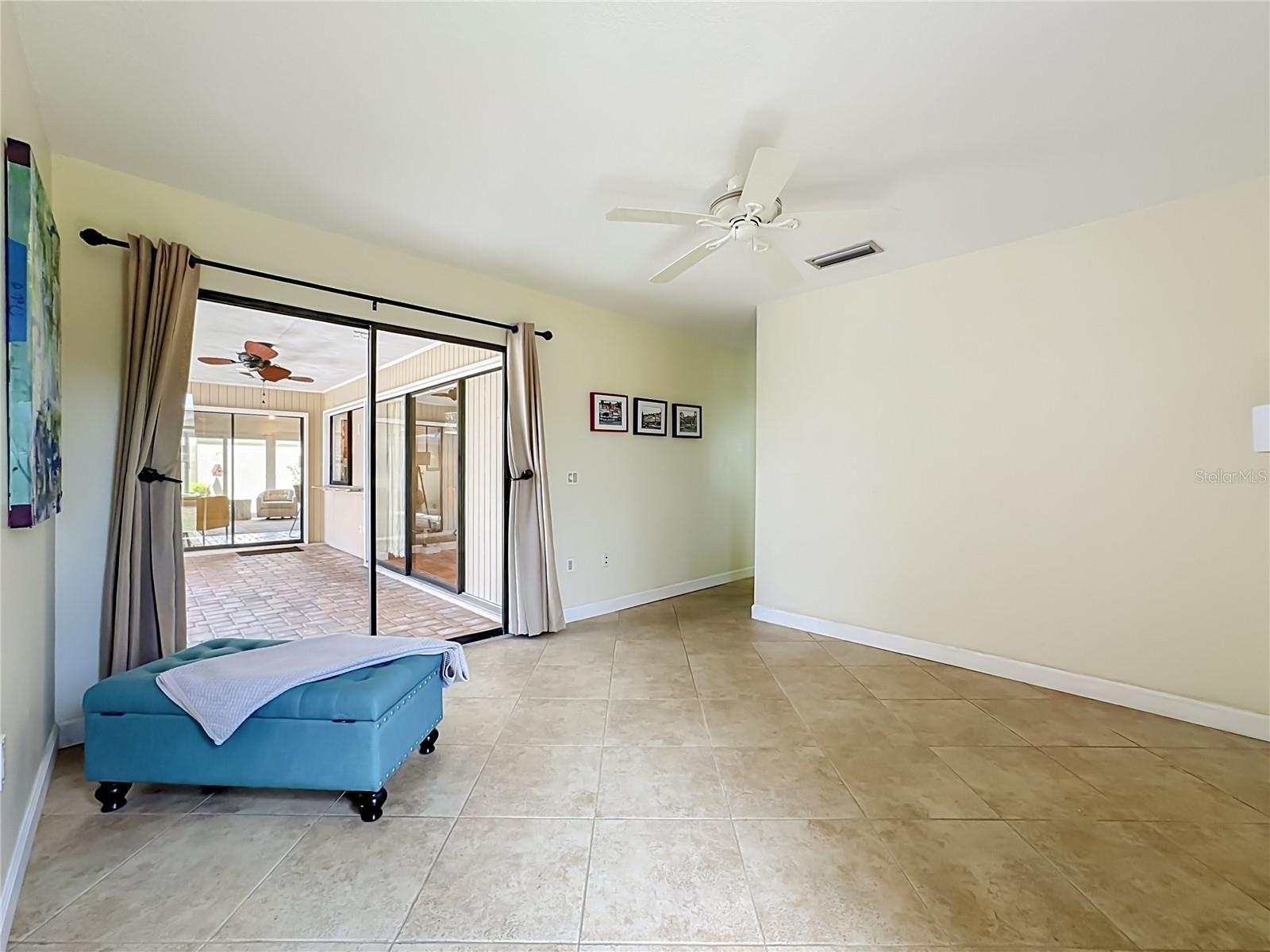 MEADOW RUN AT JACARANDA - Residential