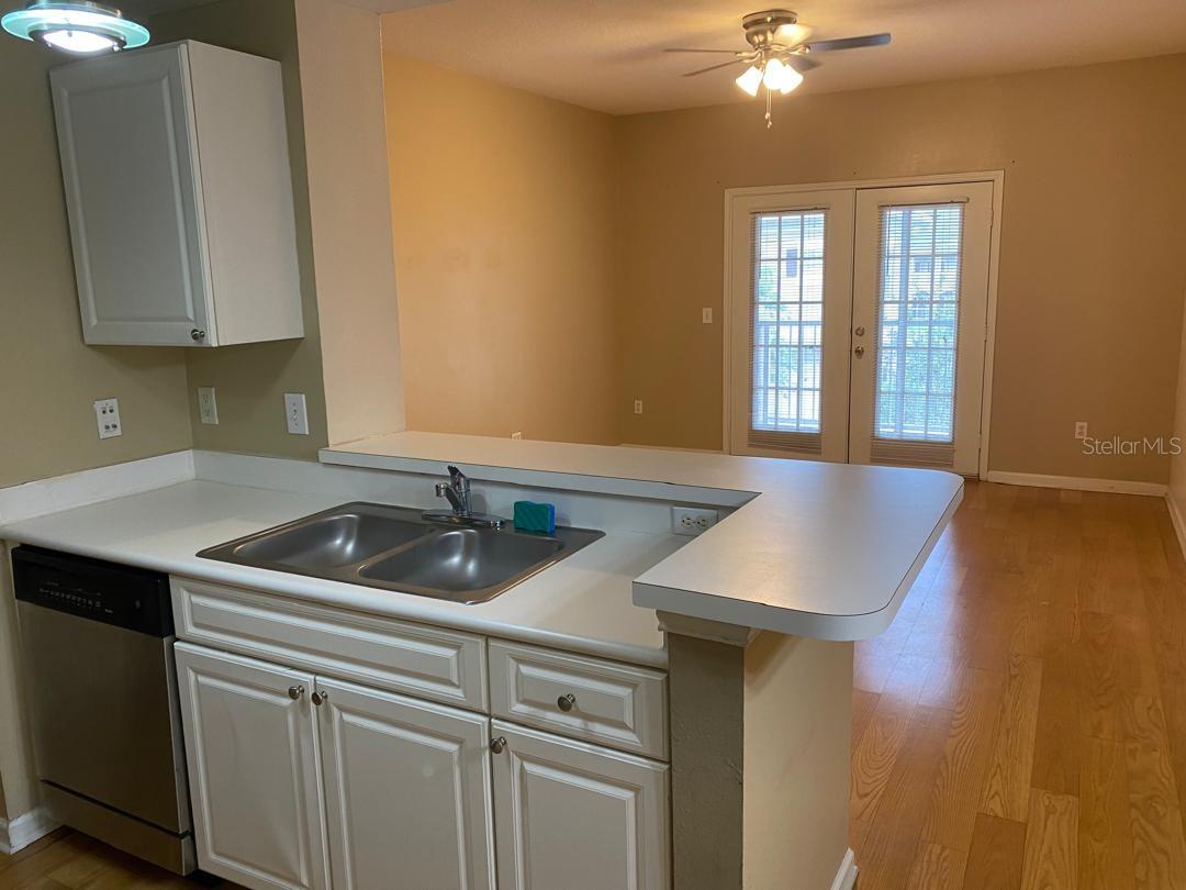 CAPRI/HUNTERS CRK CONDO - Residential Lease