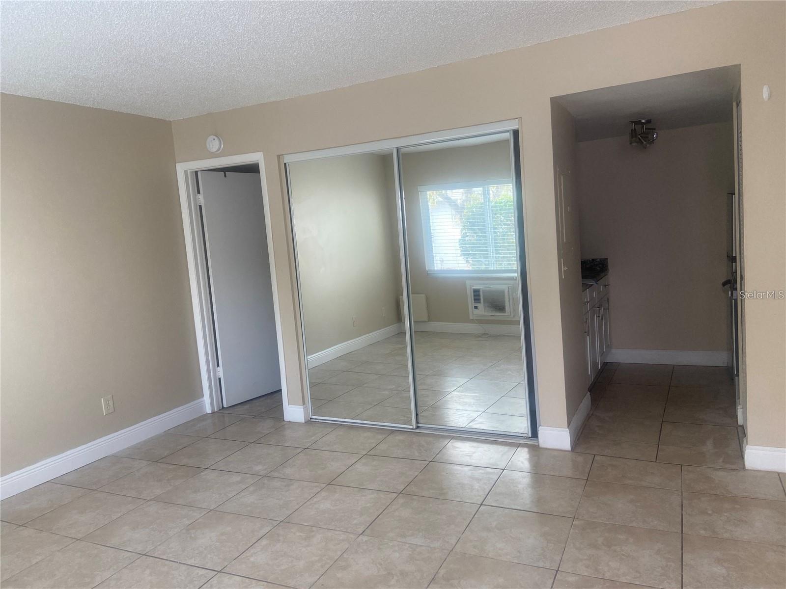 WATERSIDE CONDO II - Residential