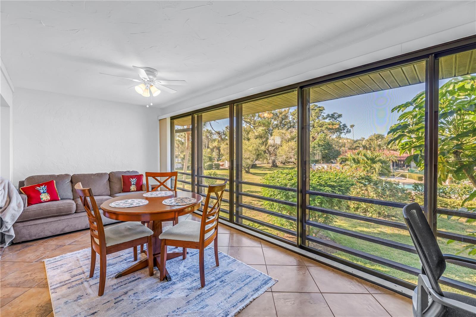 VALENCIA GARDEN - Residential