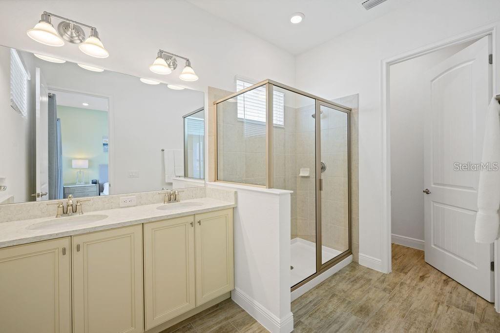 ROLLING OAKS - Residential