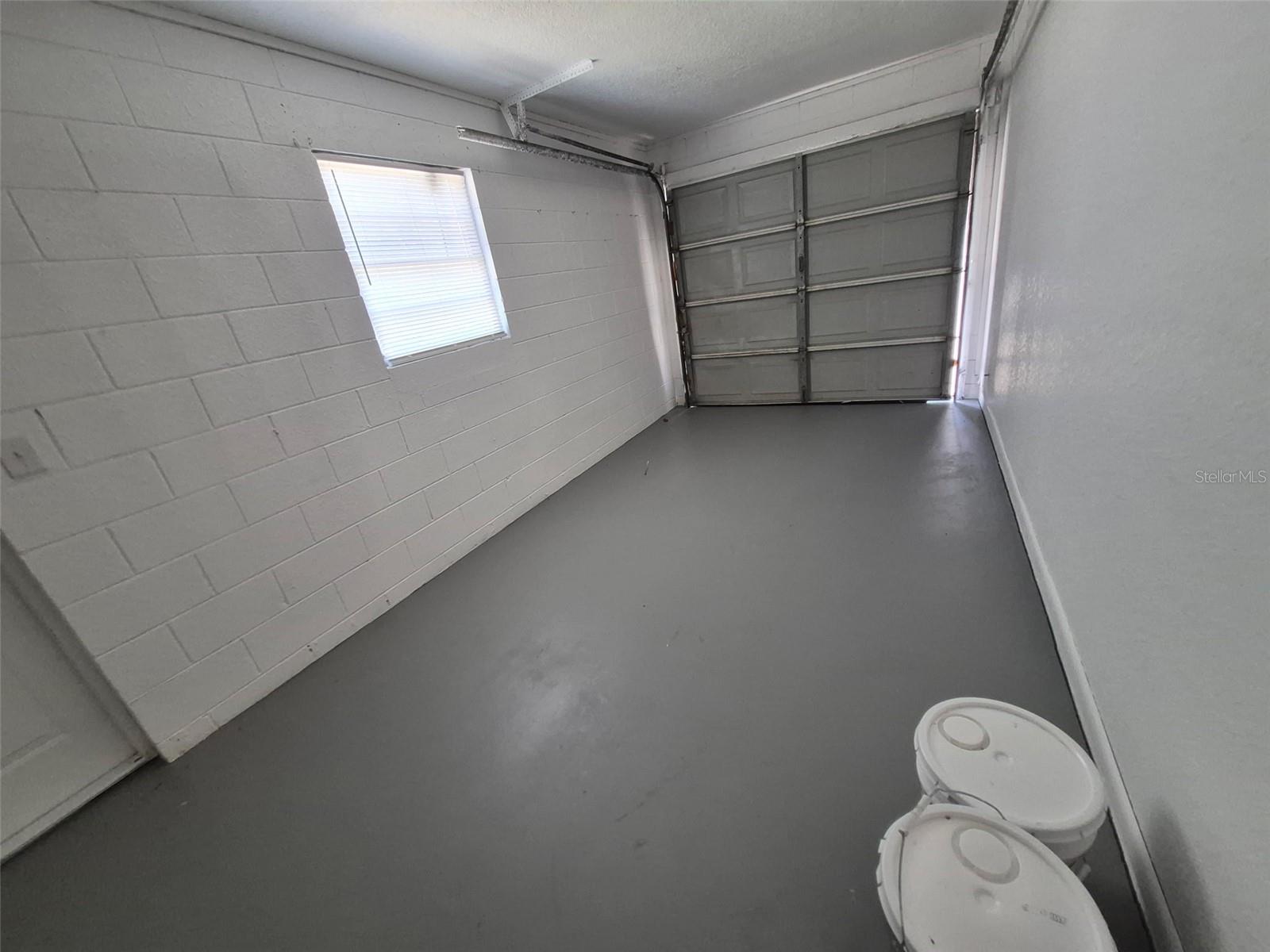OCALA RDG UN 06 - Residential Lease