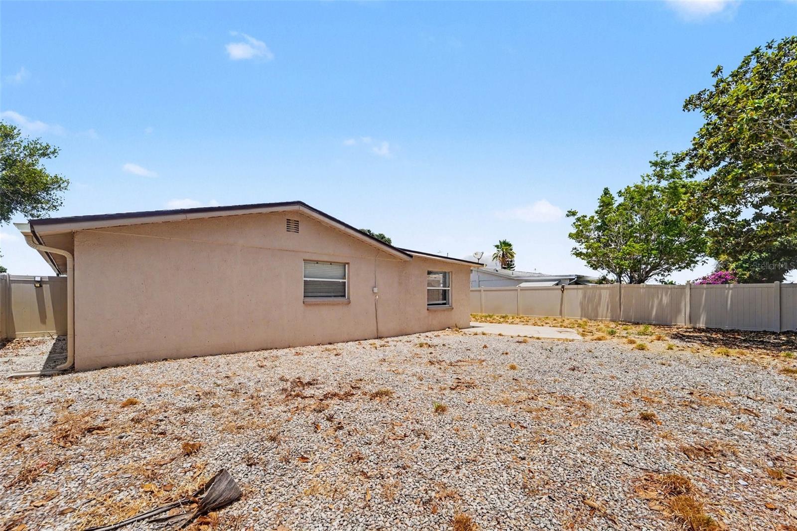 ALOHA GARDENS - Residential