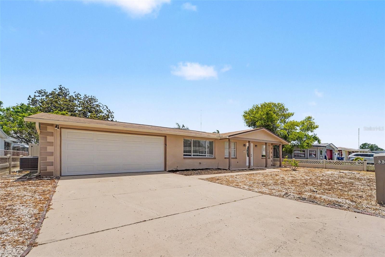 ALOHA GARDENS - Residential