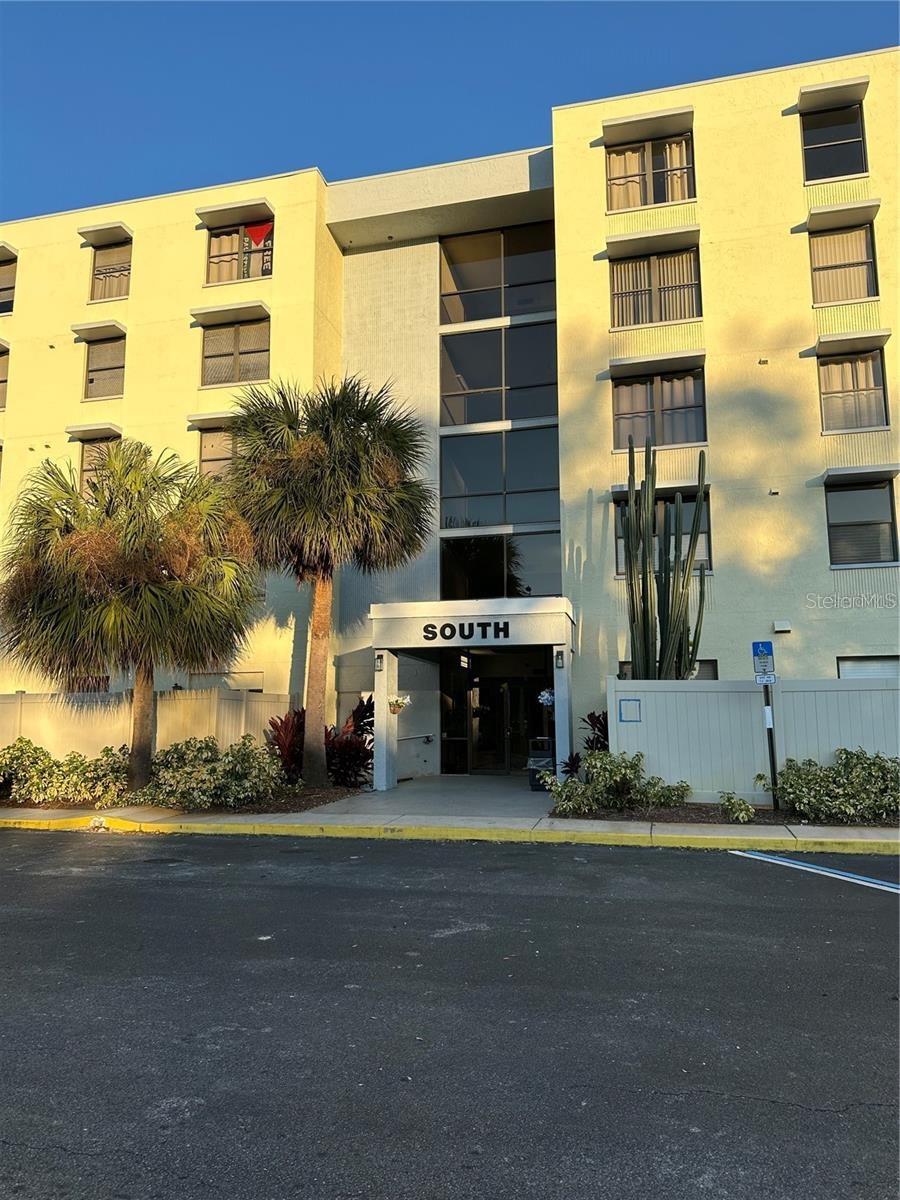 LAKESIDE CROSSING CONDO - Residential
