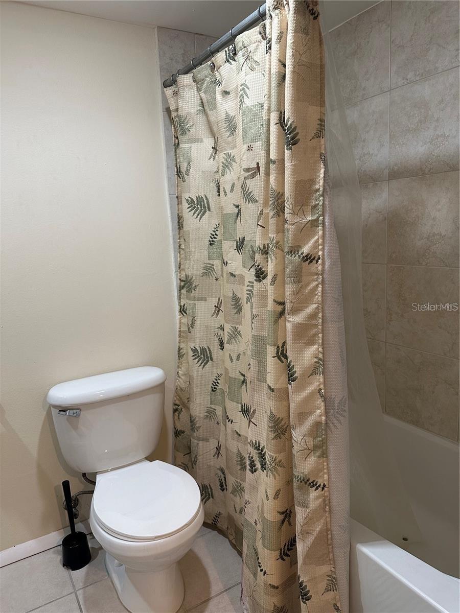 LAKESIDE CROSSING CONDO - Residential