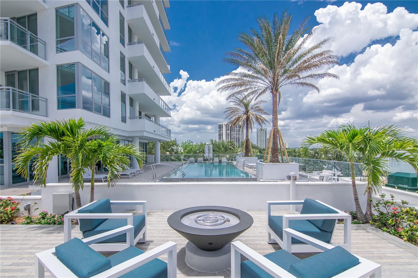VIRAGE BAYSHORE - Residential