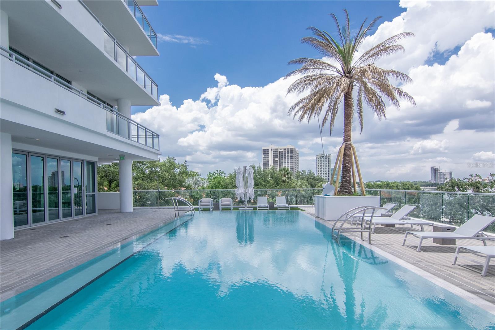 VIRAGE BAYSHORE - Residential