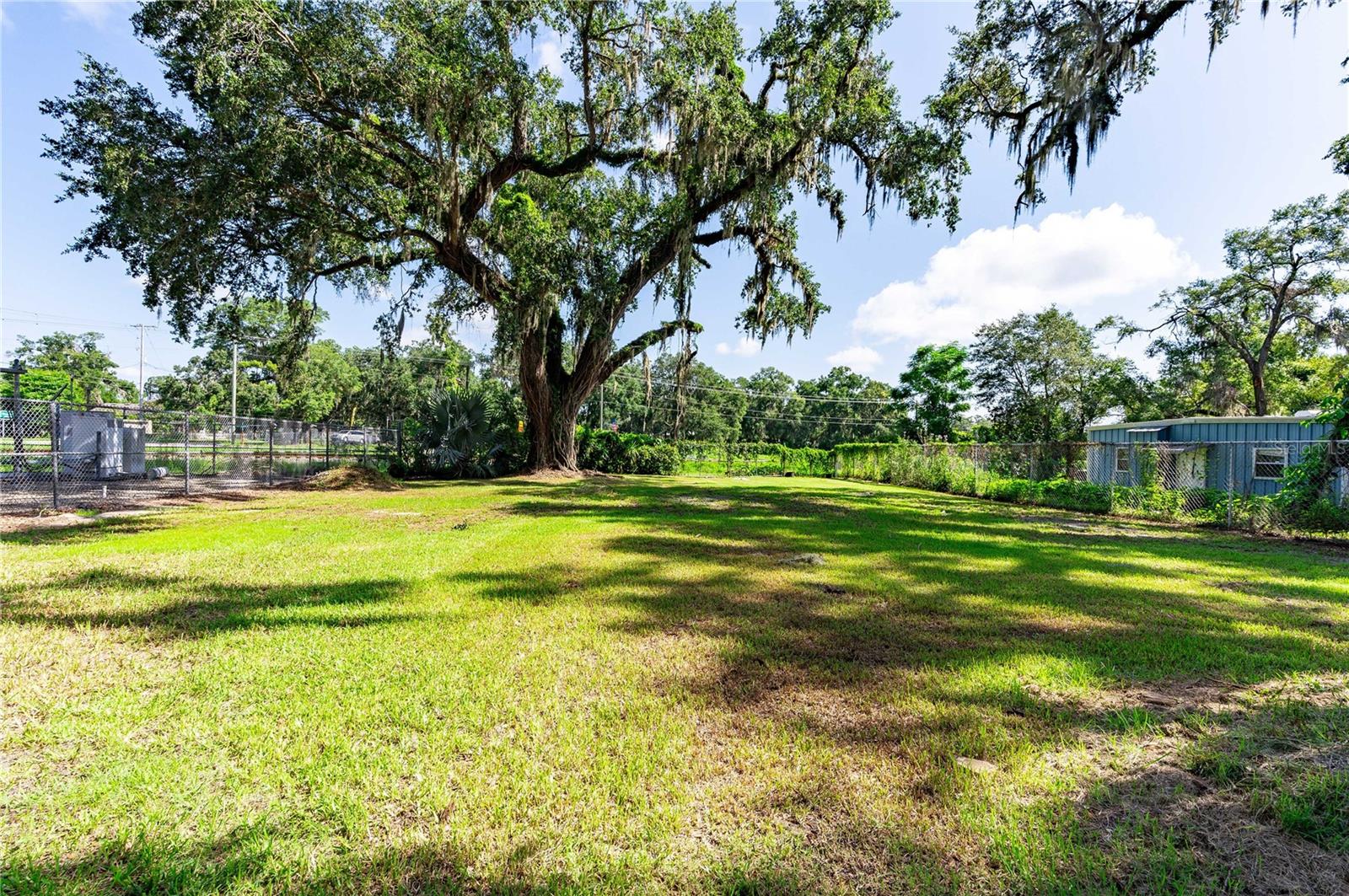 SEFFNER - Commercial Sale