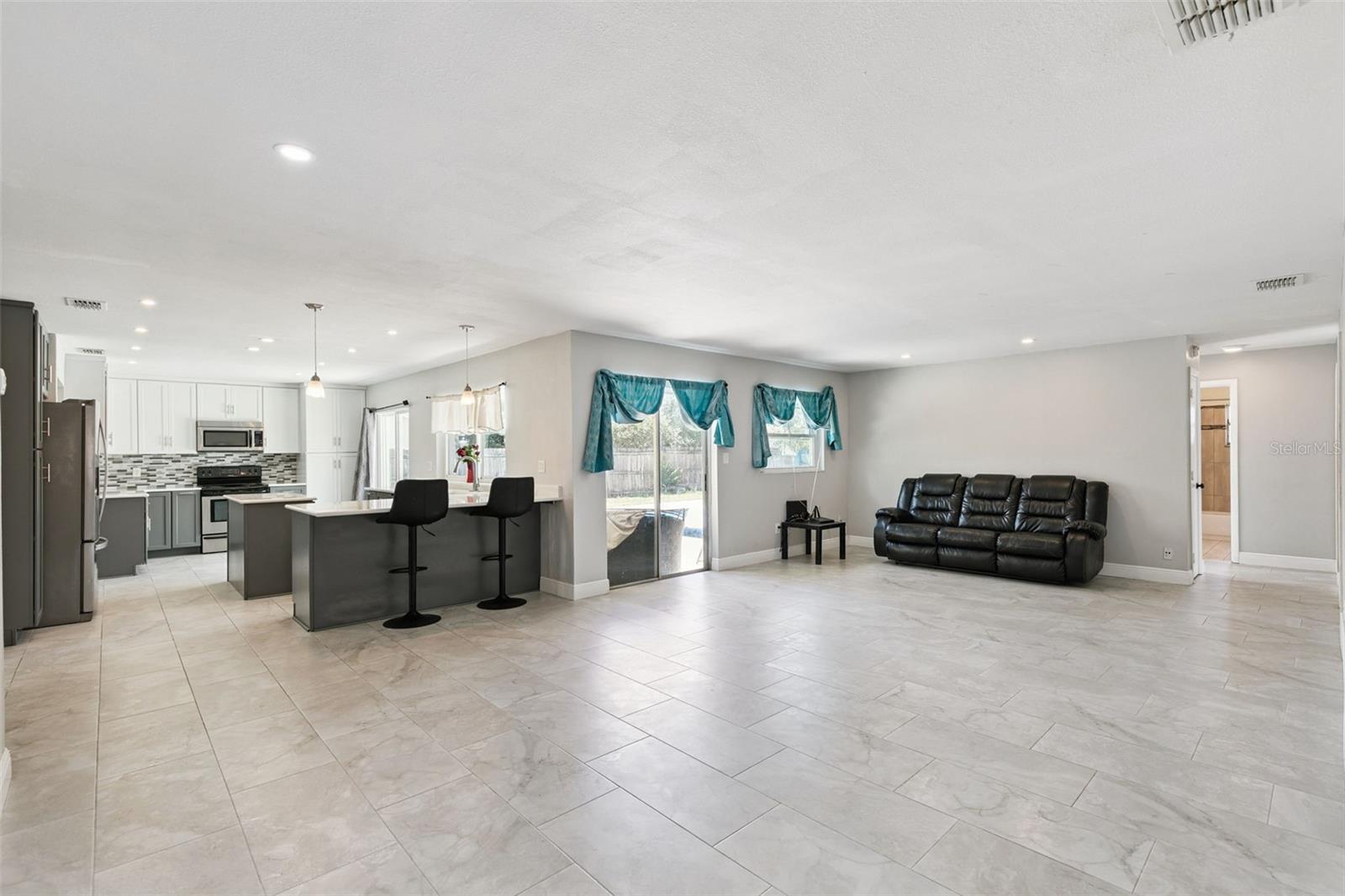 PARK MANOR ESTATES - Residential