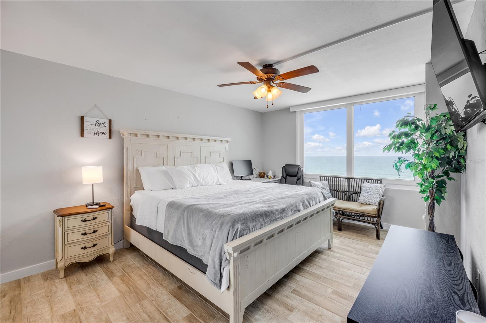 OCEAN 01 CONDO - Residential