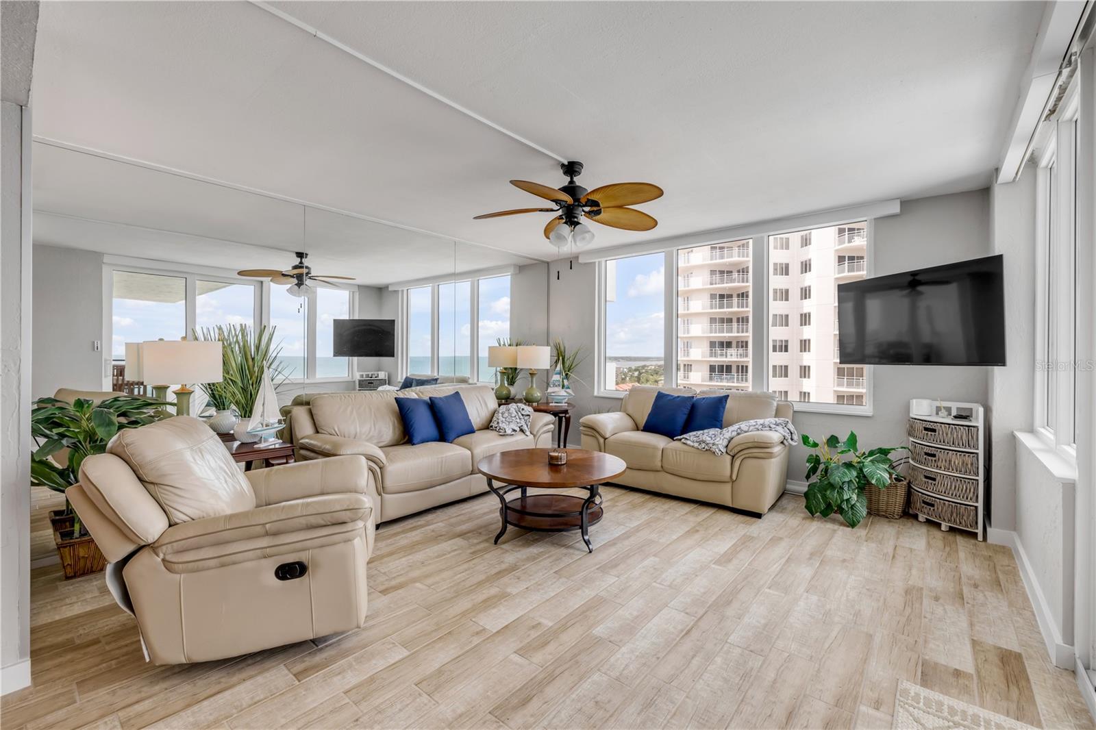 OCEAN 01 CONDO - Residential