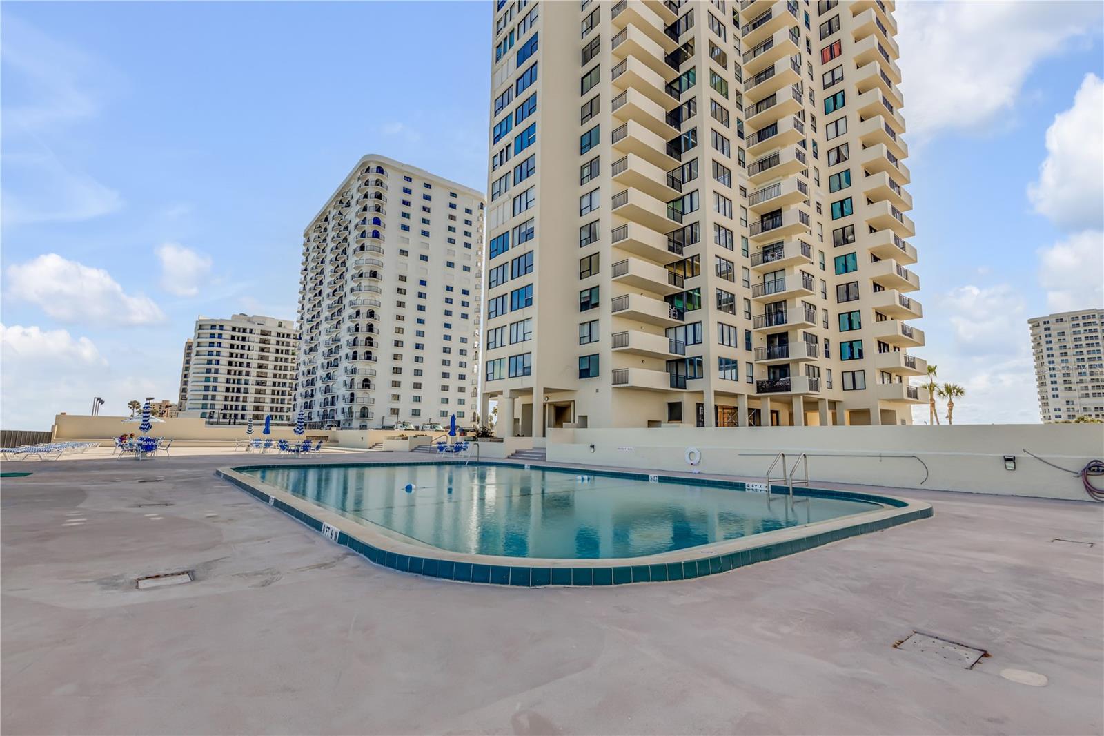 OCEAN 01 CONDO - Residential