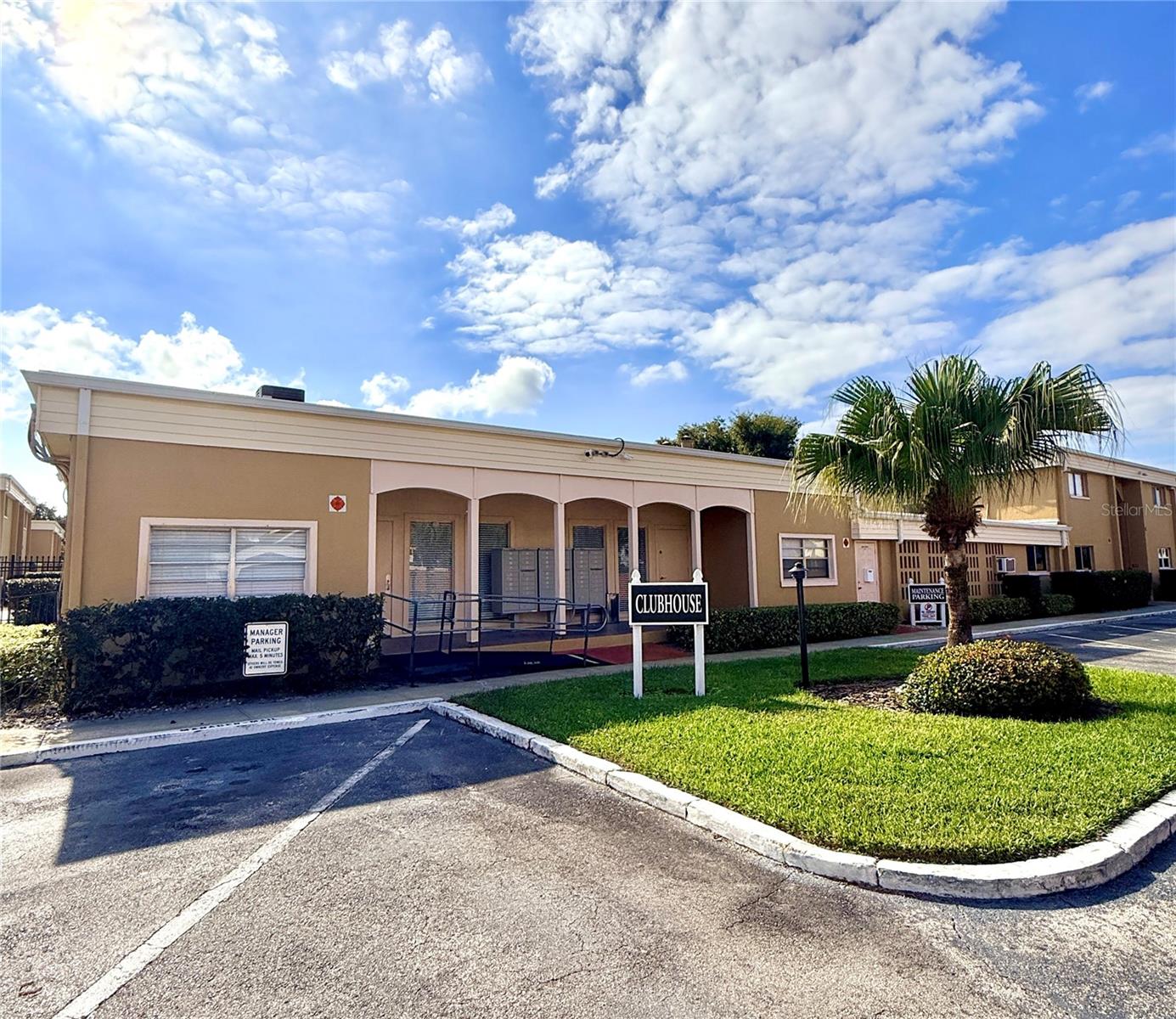 ASHWOOD CONDO - Residential