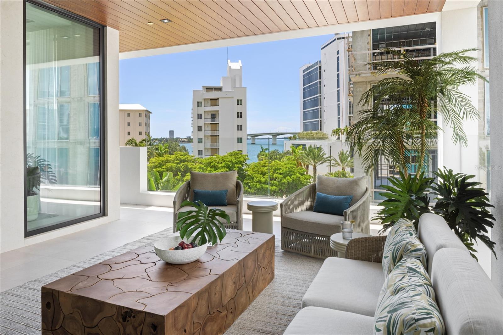 EN POINTE - Residential