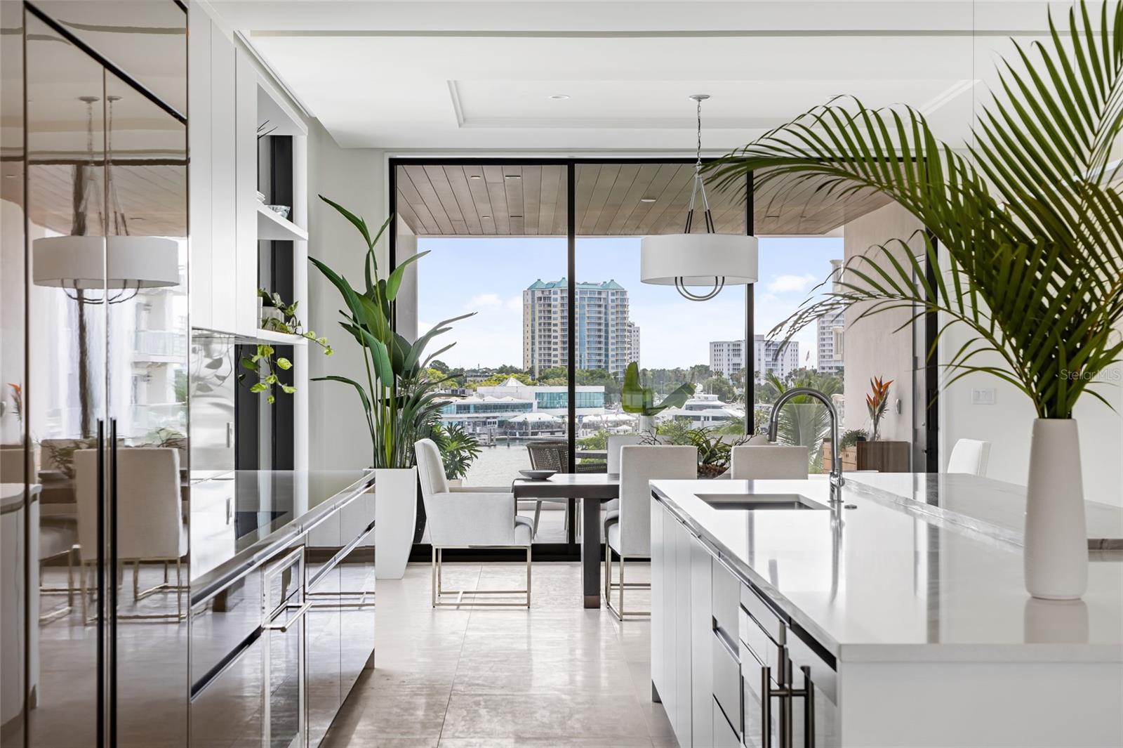EN POINTE - Residential
