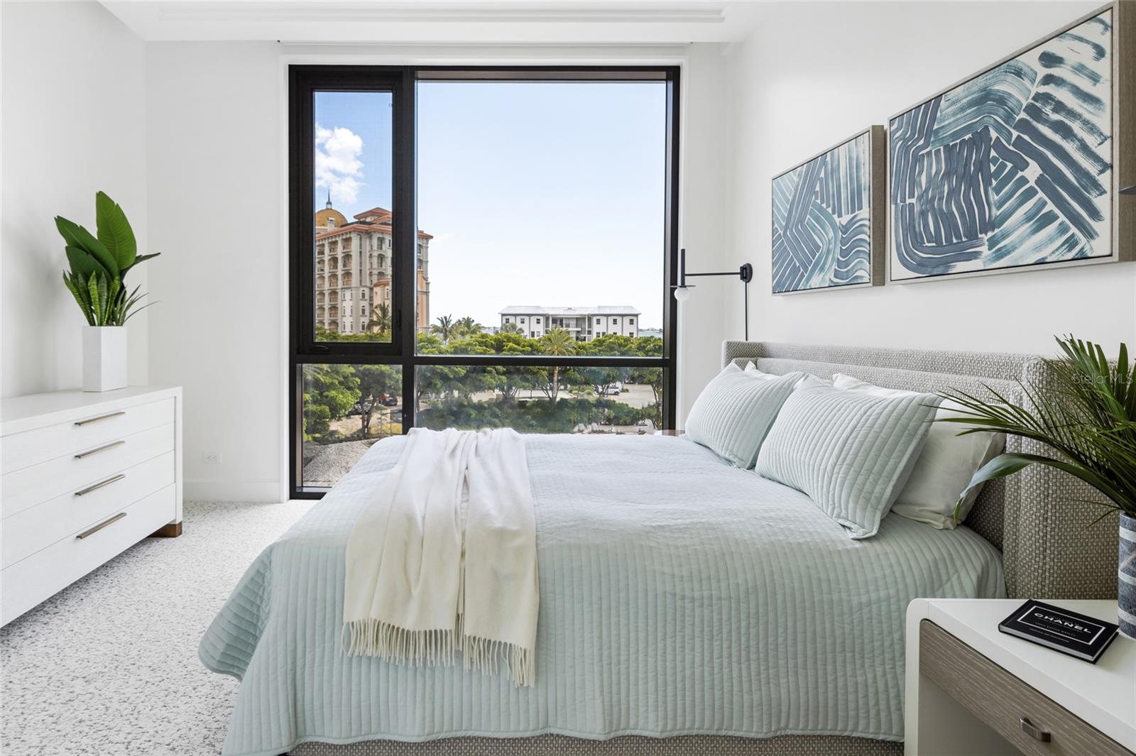 EN POINTE - Residential