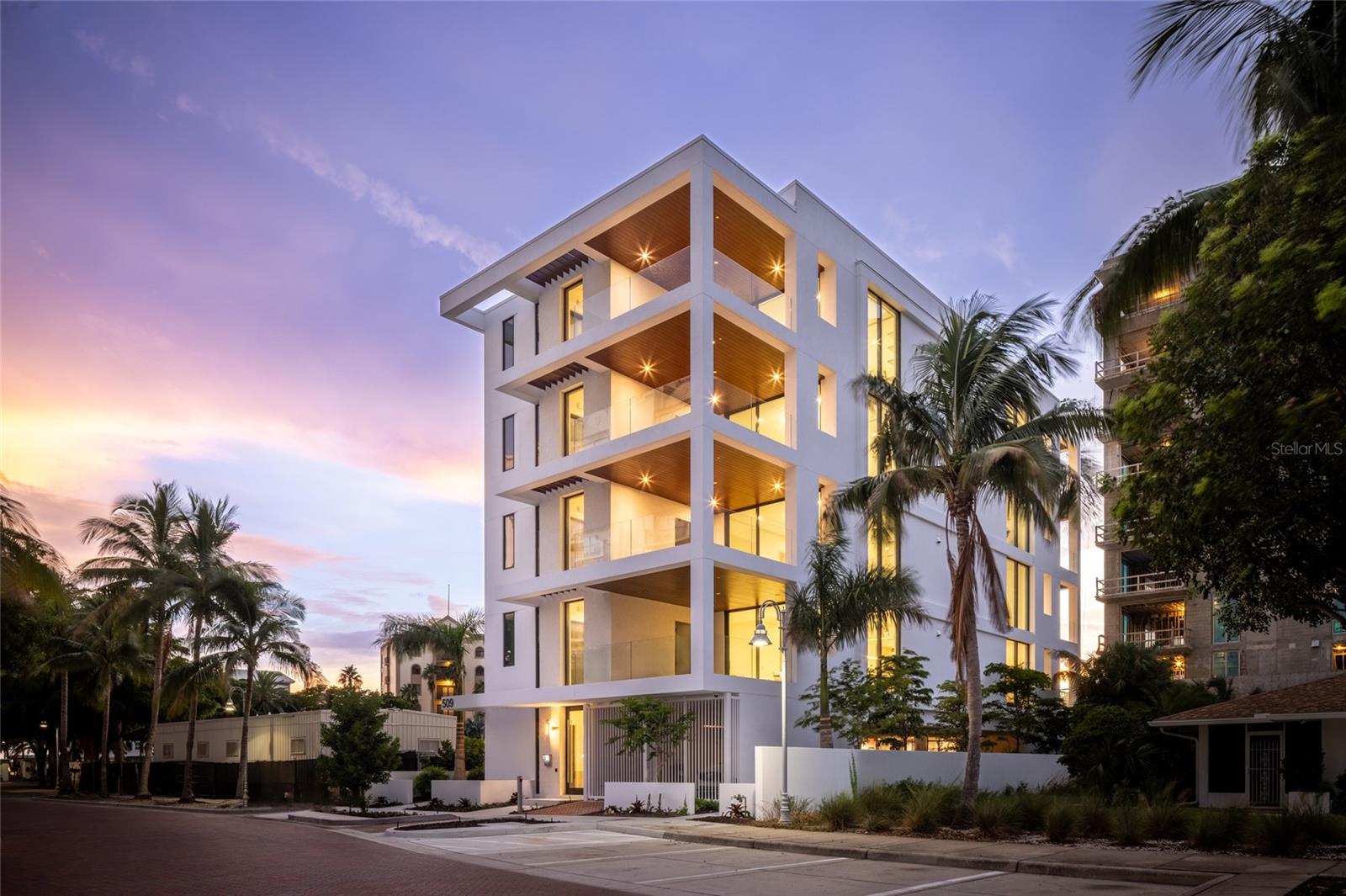 EN POINTE - Residential