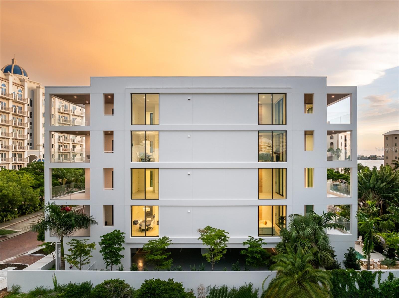 EN POINTE - Residential