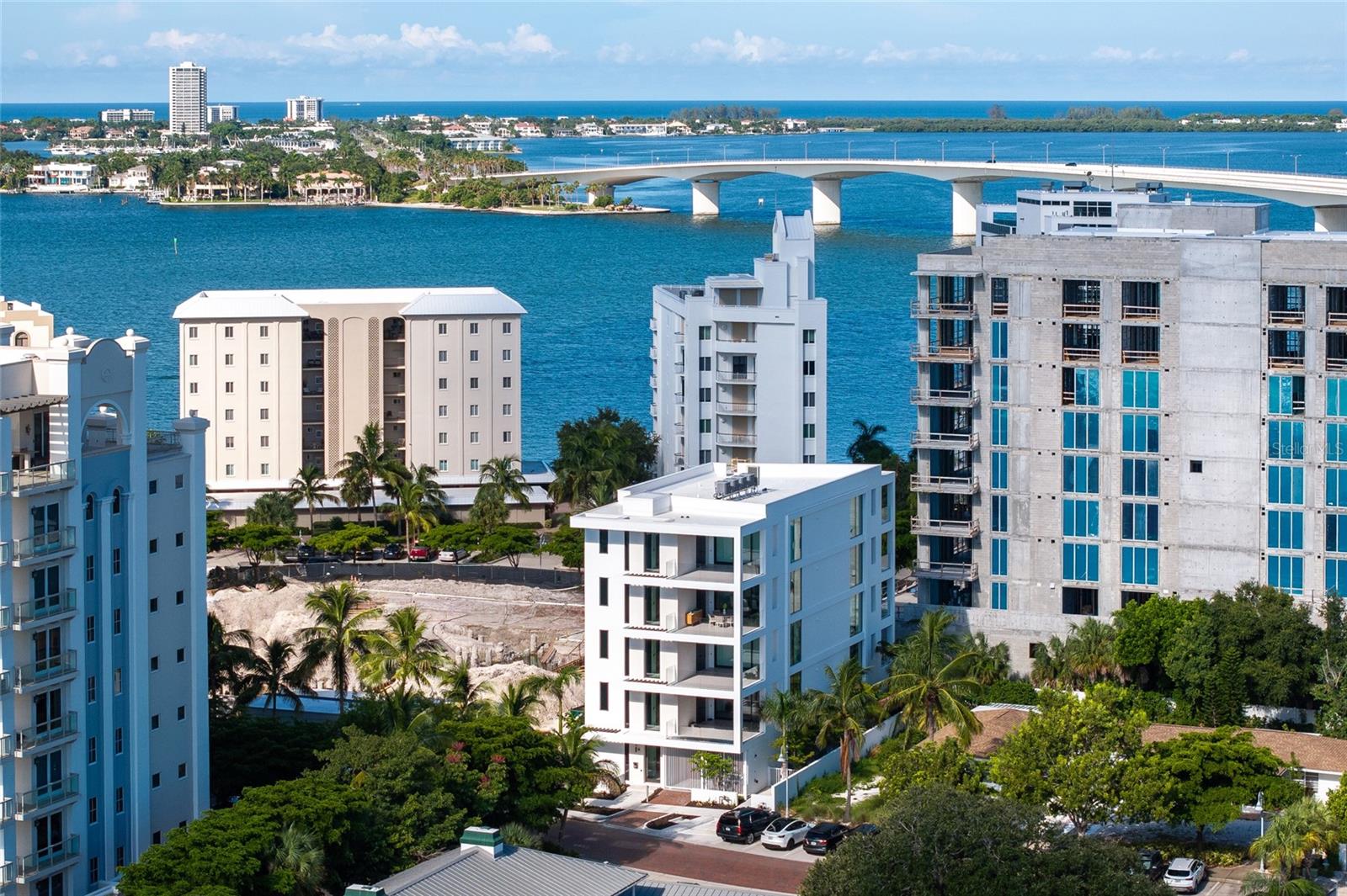 EN POINTE - Residential