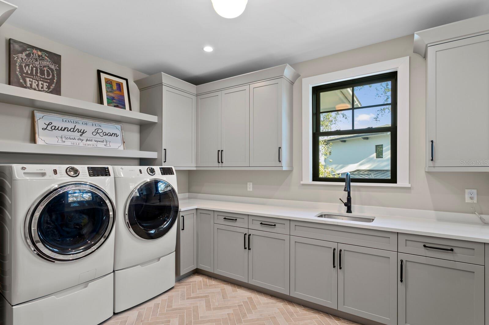SUNSET PARK ISLES UNIT 2 - Residential