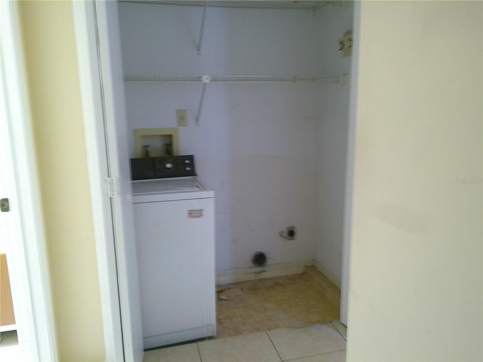 WESTLAKE MANOR UNIT 2B - Residential