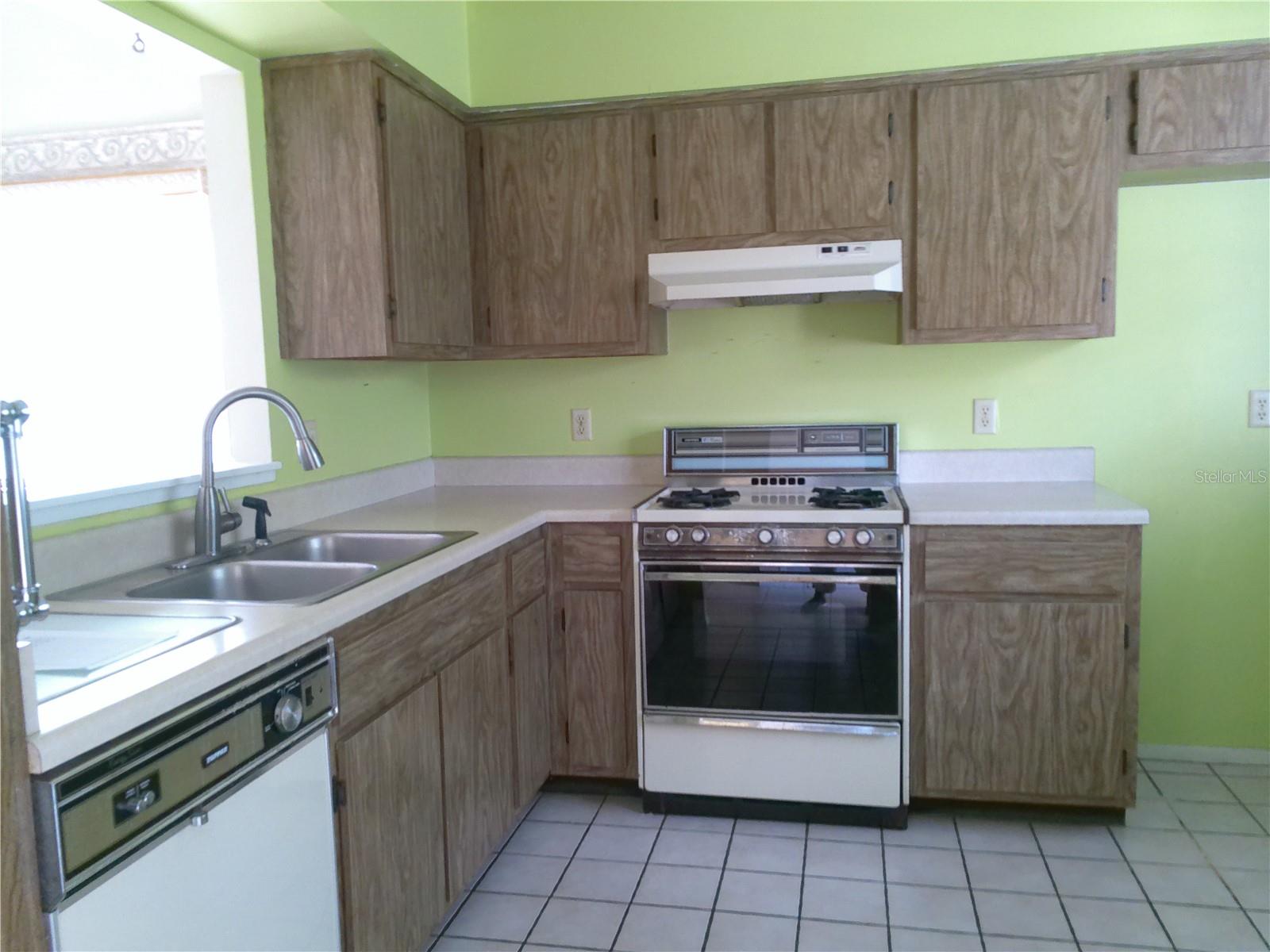 WESTLAKE MANOR UNIT 2B - Residential