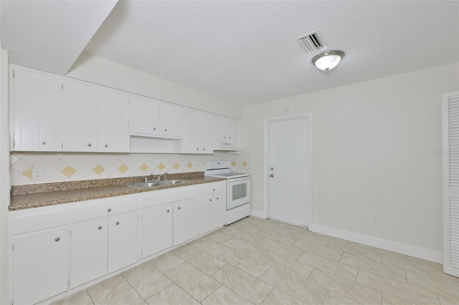 HIGH POINT - Residential Lease
