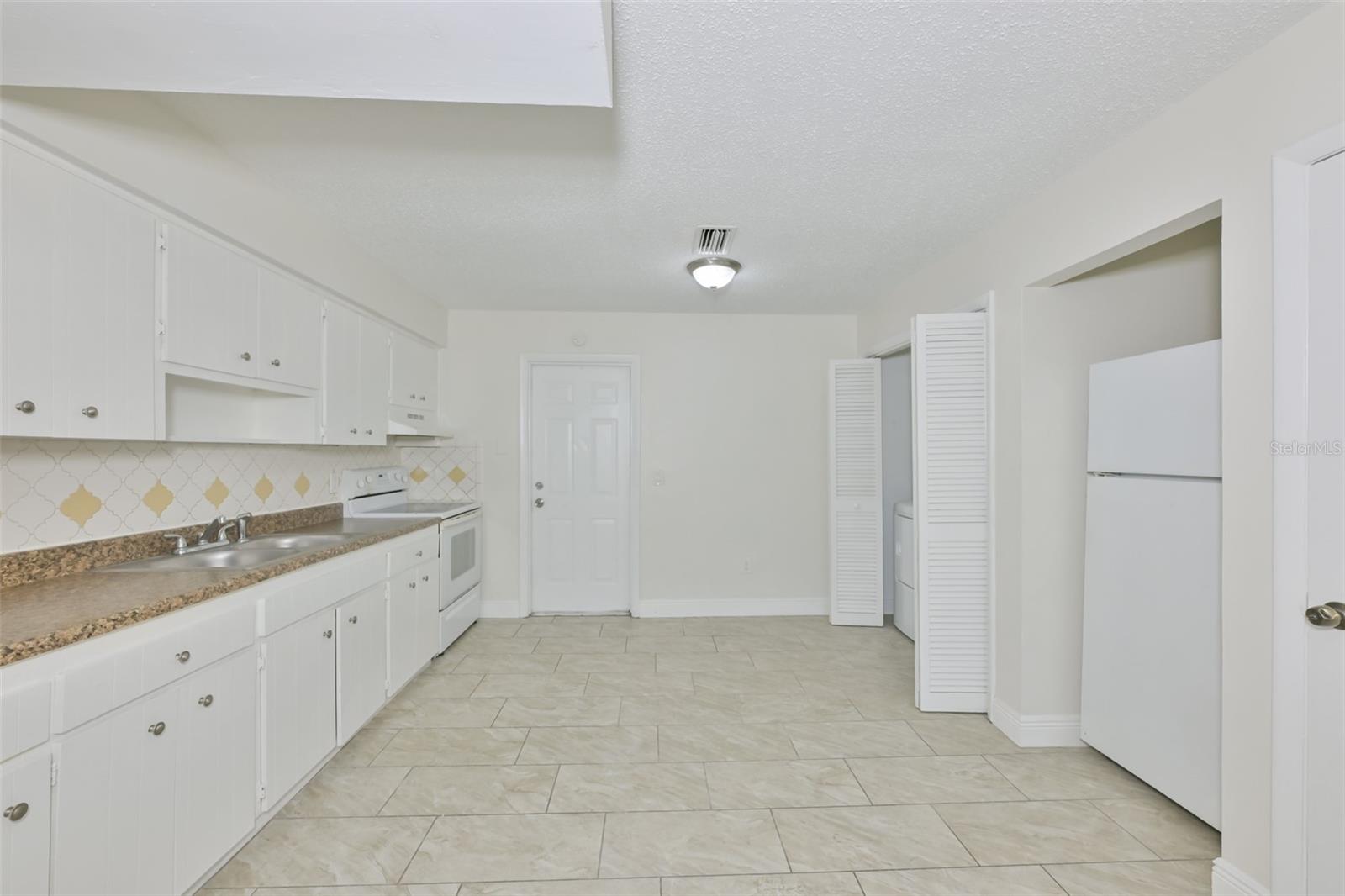 HIGH POINT - Residential Lease