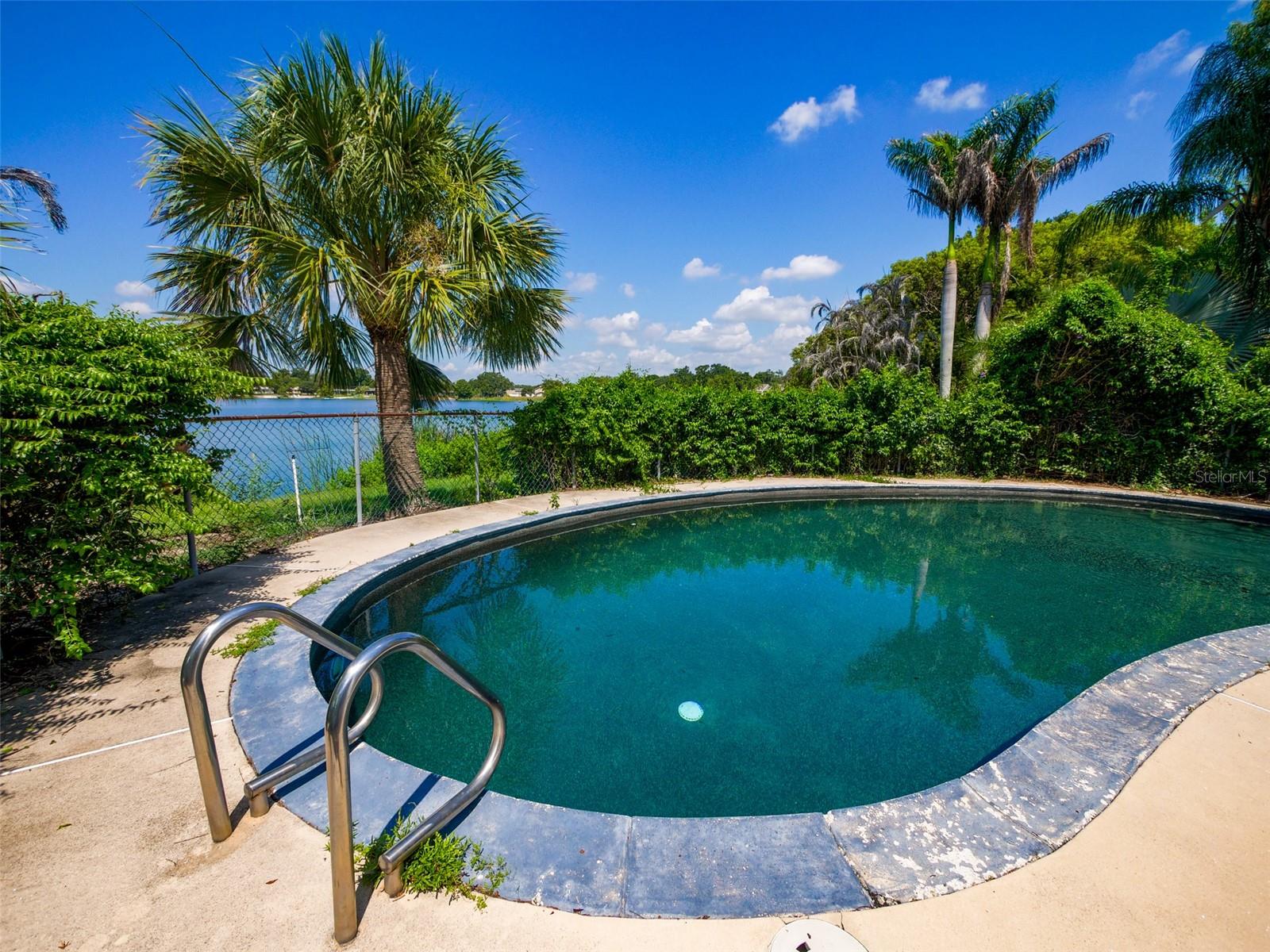 DOVER SHORES EIGHTH ADD - Residential