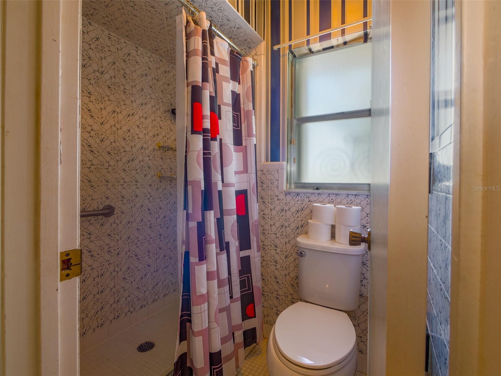 DOVER SHORES EIGHTH ADD - Residential